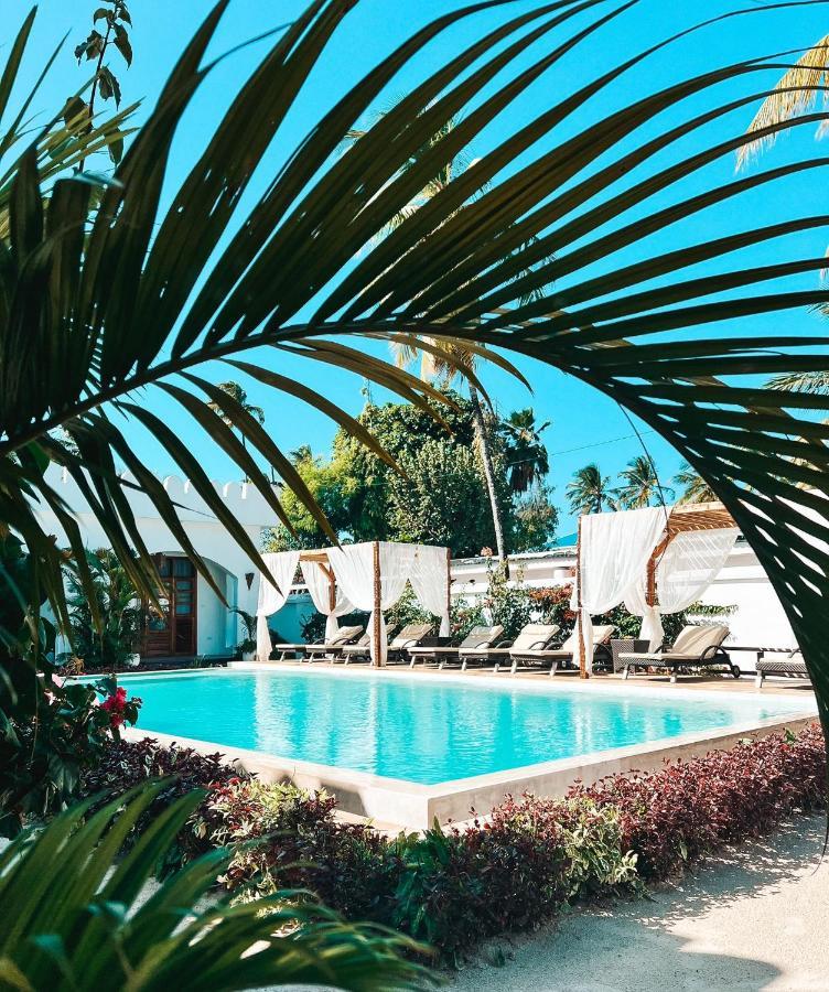 The Golden Blue Luxury Hotel Bwejuu Exterior photo